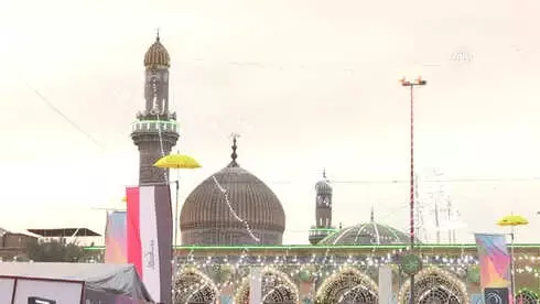 Irak'ta Mevlit Kandili İdrak Edildi Irak'ta Mevlit Kandili İdrak Edildi