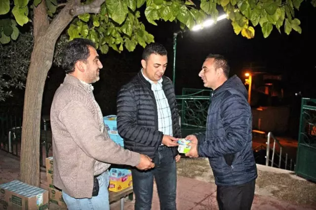 Mevlit Kandilinde Süt ve Çorba İkramı Mevlit Kandilinde Süt ve Çorba İkramı