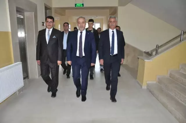 Rektör Polat'tan Bulanık Meslek Yüksekokuluna Ziyaret Rektör Polat'tan Bulanık Meslek Yüksekokuluna Ziyaret