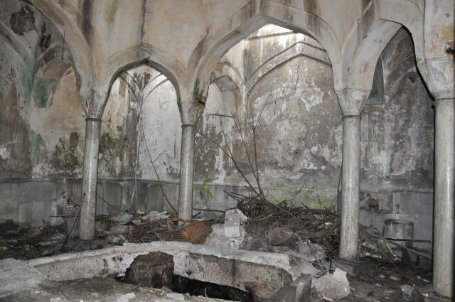 6 Katlı Binanın Altında Kalan Tarihi Hamam 1,5 Milyon Lira Harcanarak Gün Yüzüne Çıkarıldı