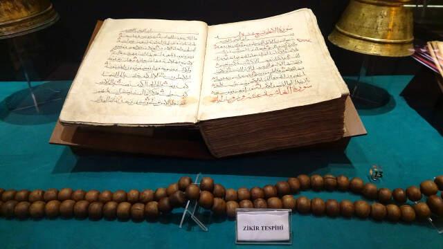 Allah'ın Adının Altın Tellerle Yazıldığı Tespih 15 Bin Dolara Satışa Çıktı