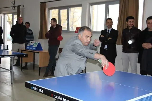 Öğretmenler Arasında Masa Tenisi Turnuvası Düzenlendi Öğretmenler Arasında Masa Tenisi Turnuvası Düzenlendi