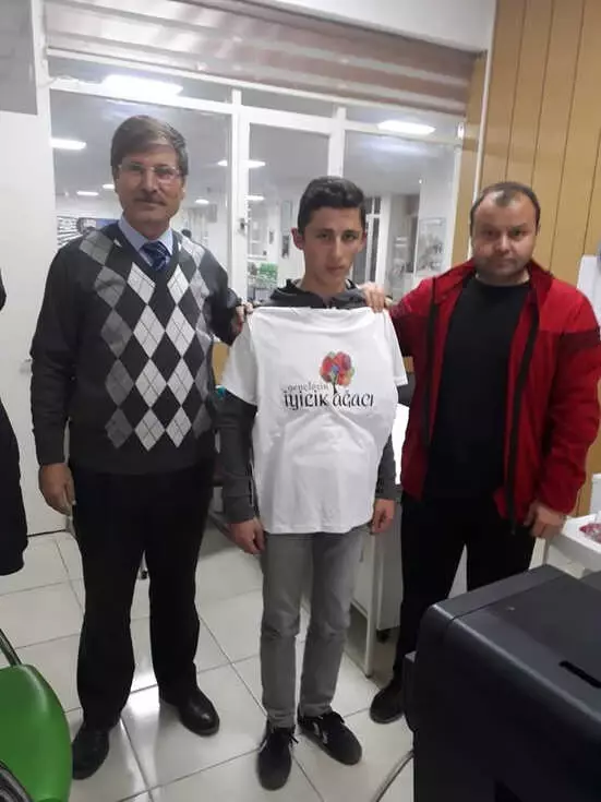 Simav Gençlik Merkezi'nin Bininci Üyesine Ödül Simav Gençlik Merkezi'nin Bininci Üyesine Ödül