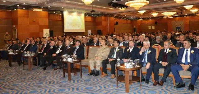 Van'da 'Peygamberimiz ve Gençlik' Konulu Konferans Van'da 'Peygamberimiz ve Gençlik' Konulu Konferans