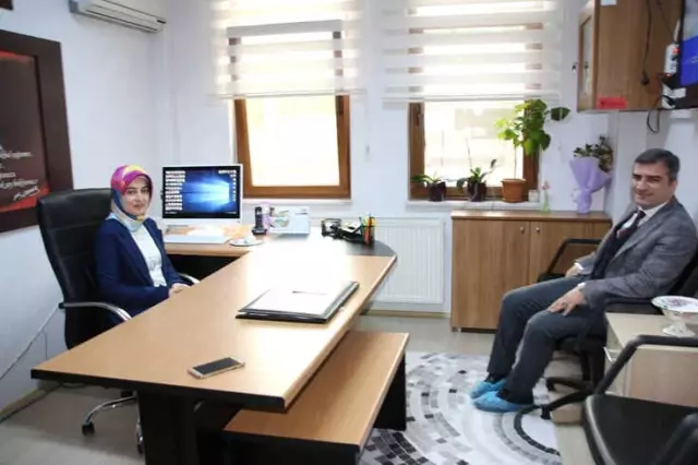 Başkan Yemenici Okulları Gezdi Öğretmenlerle Bir Araya Geldi Başkan Yemenici Okulları Gezdi Öğretmenlerle Bir Araya Geldi