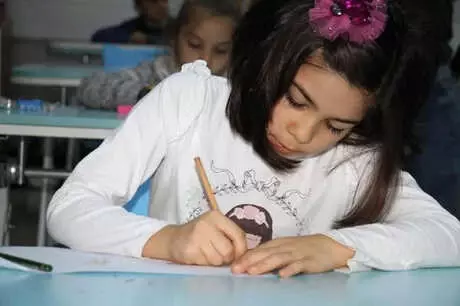 Çocuklar, Savaşın Çocuklarını Resmetti