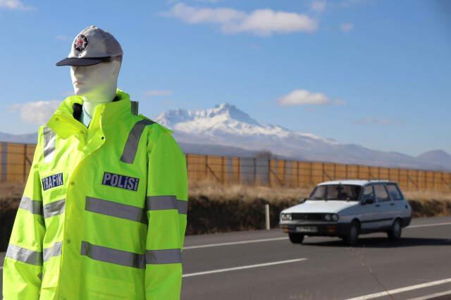 Kayseri Emniyetinden Trafikte 'Mankenli' Önlem
