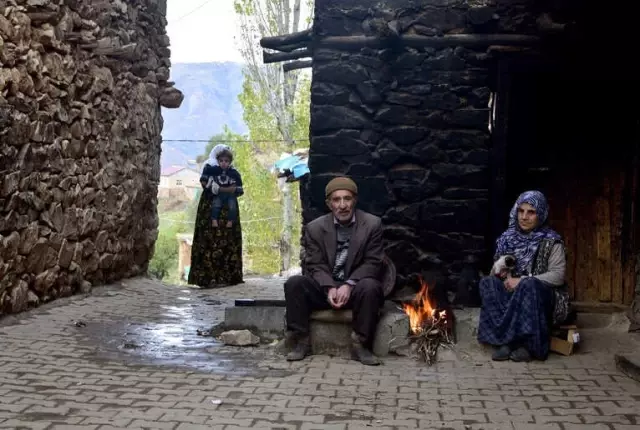 Hizan'ın Taş Evlerine Büyük İlgi Hizan'ın Taş Evlerine Büyük İlgi