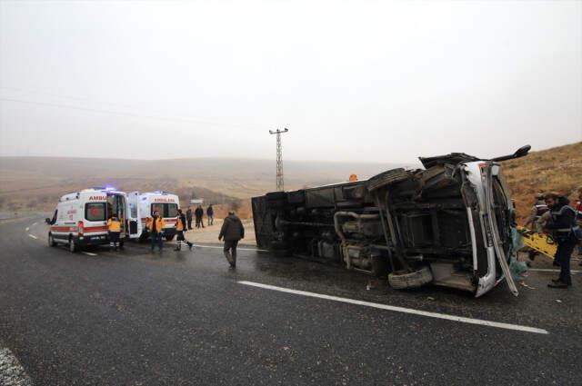 Son Dakika! Malatya'da Yolcu Midibüsü Devrildi: 7 Ölü, 15 Yaralı