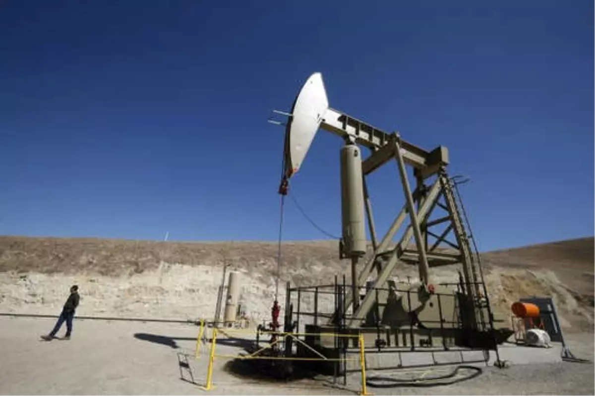 Suudi Arabistan'ın Günlük Petrol Üretimi Kasım'da 11 Milyon Varil Oldu
