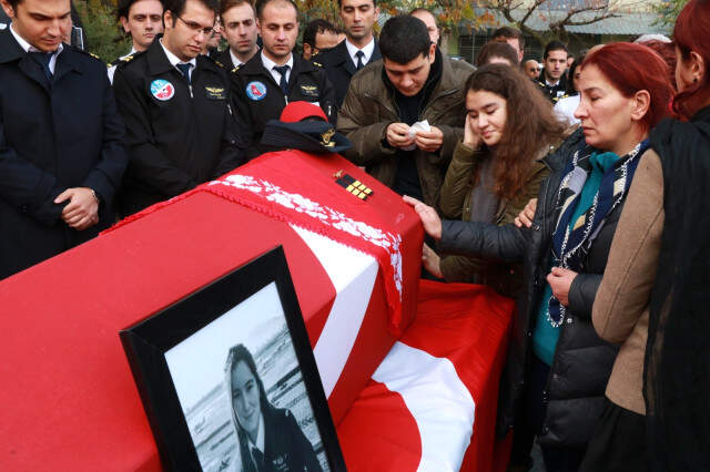 Uçak Kazasında Can Veren Pilot Merve'nin Babası: Ben Sizi Düğününe Çağıracaktım, Siz Cenazesine Geldiniz
