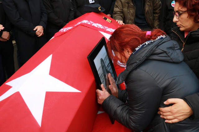 Uçak Kazasında Can Veren Pilot Merve'nin Babası: Ben Sizi Düğününe Çağıracaktım, Siz Cenazesine Geldiniz