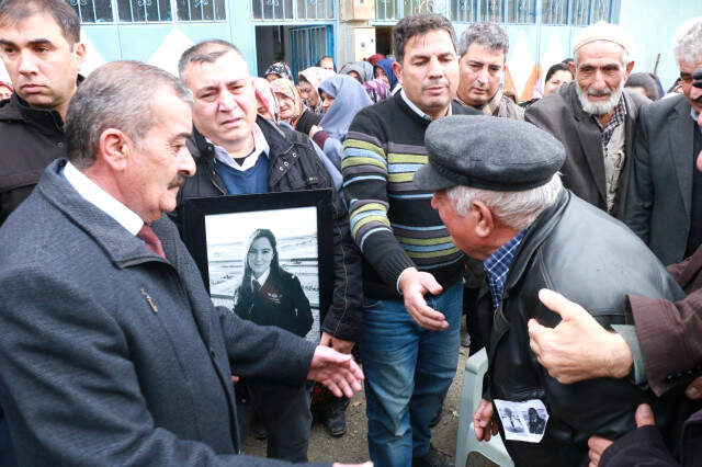 Uçak Kazasında Can Veren Pilot Merve'nin Babası: Ben Sizi Düğününe Çağıracaktım, Siz Cenazesine Geldiniz