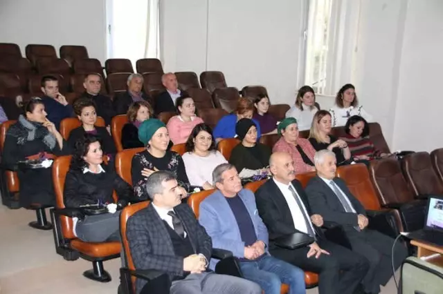 Akçokaca Belediyesinde Kadına Şiddet Konuşuldu Akçokaca Belediyesinde Kadına Şiddet Konuşuldu