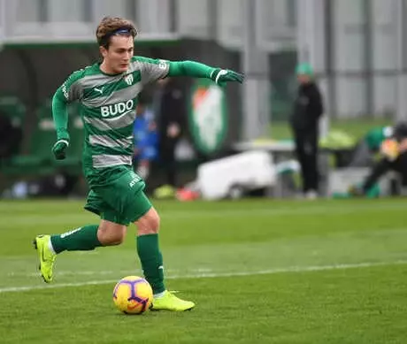 Bursaspor'un 130'a Yakın Genç Futbolcusu Profesyonel Liglerde Parlıyor