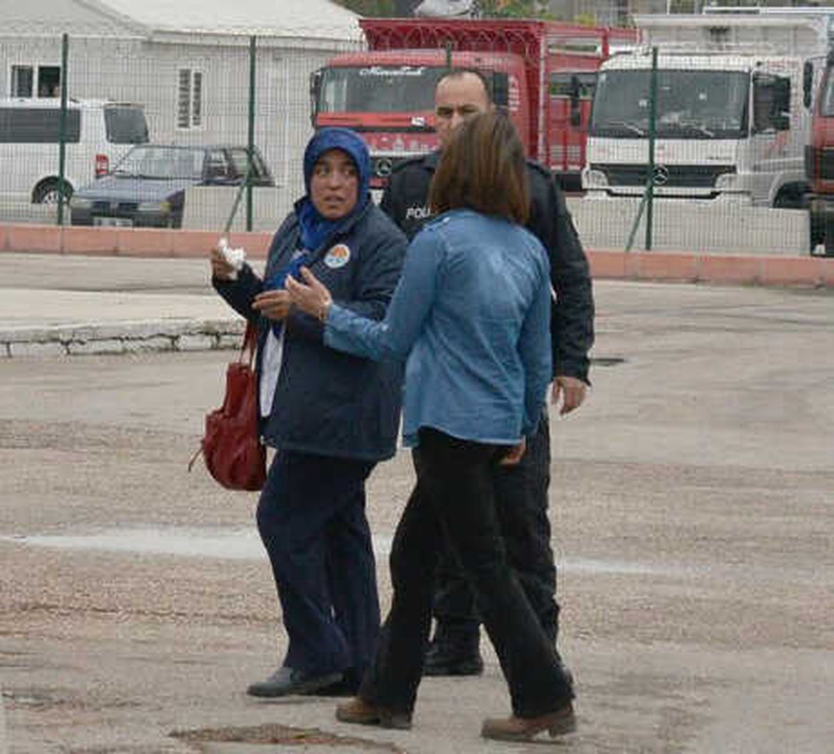 Durak Dışında İnmesine İzin Vermeyen Otobüs Şoförünü, Dövdü