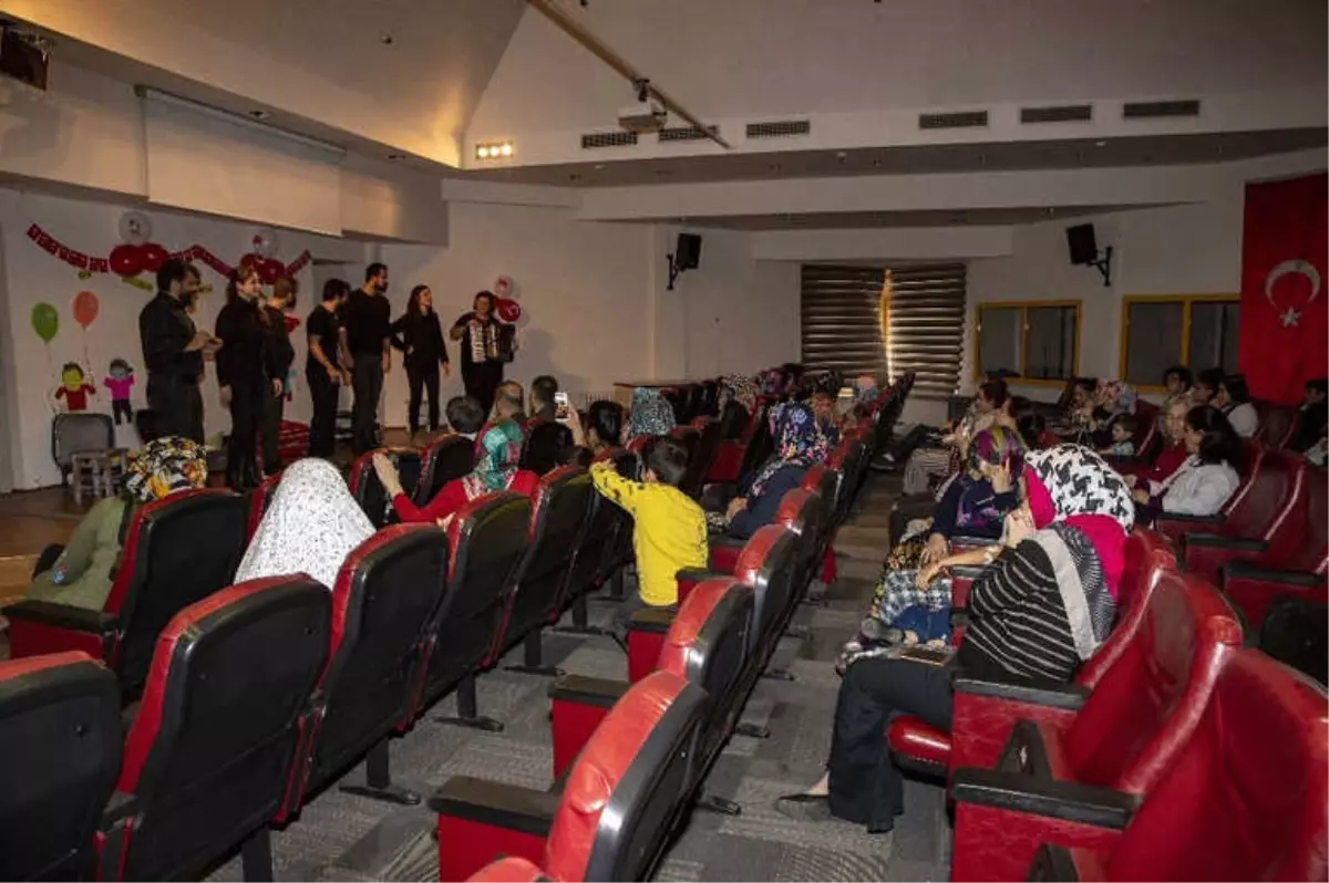 Hasta Çocuklara 'Yedi Cüceler' Morali