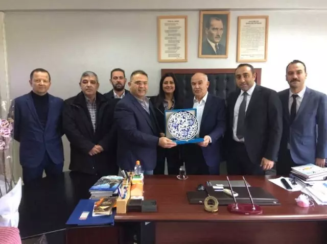 MHP Öğretmenler Gününde Şehit Annesi Öğretmeni Unutmadı