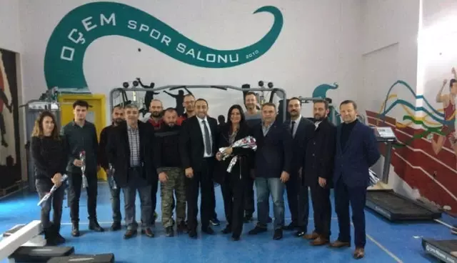 MHP Öğretmenler Gününde Şehit Annesi Öğretmeni Unutmadı