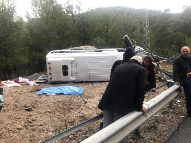 Son Dakika! Antalya'da Yolcu Otobüsü Devrildi: Ölü ve Yaralılar Var
