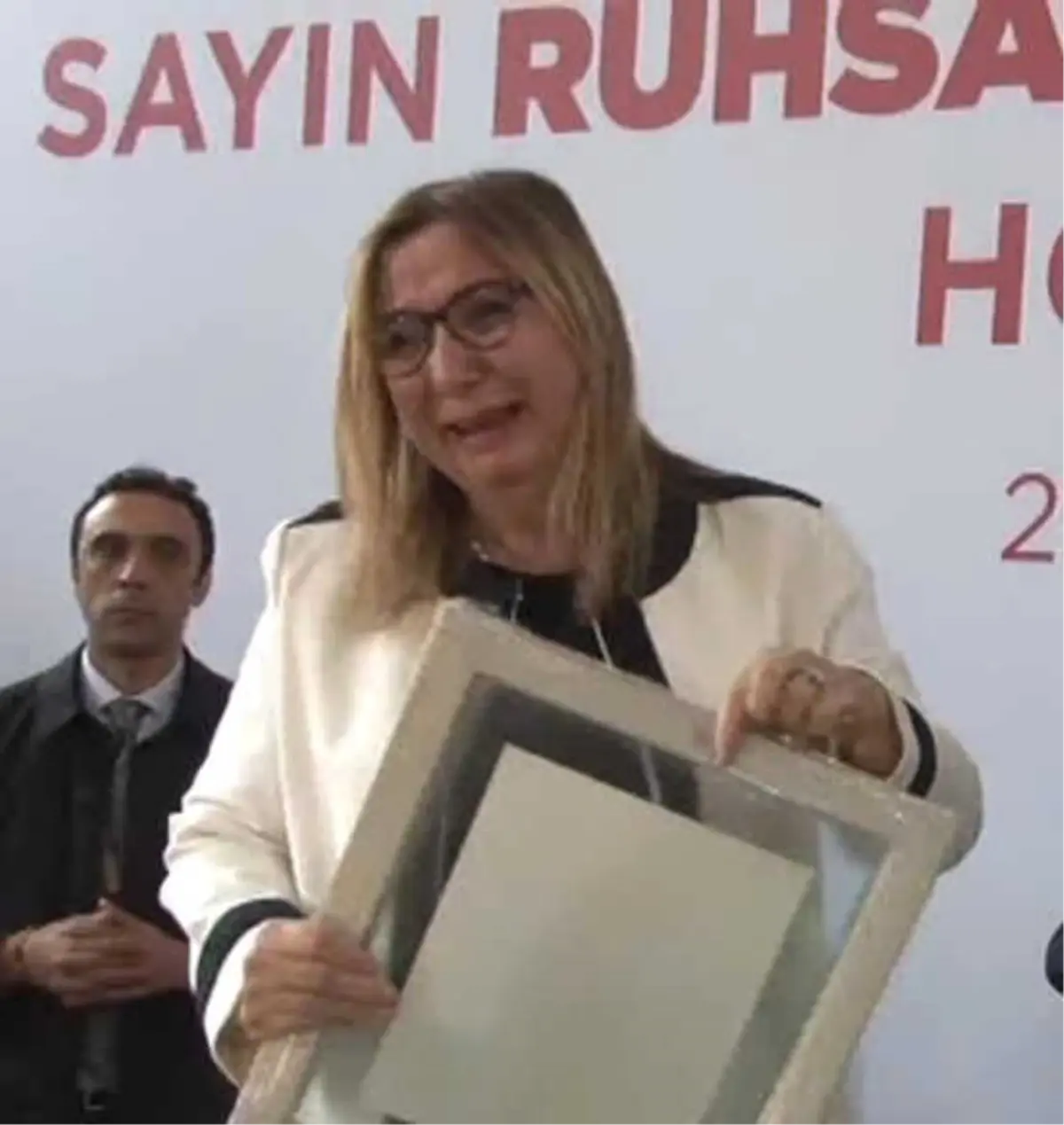 Ticaret BakanÄ± Pekcan'Ä±n gÃ¶zyaÅlarÄ± ile ilgili gÃ¶rsel sonucu
