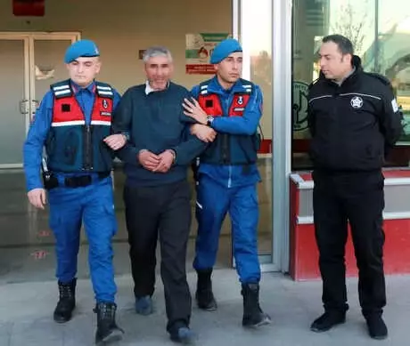 Annesini Dövüp, Parmaklarını Gözüne Soktu (2)