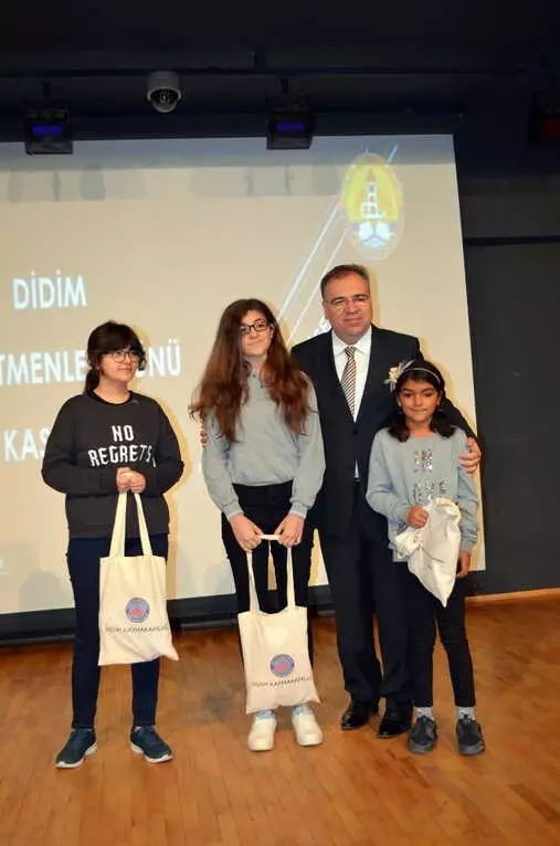 Didim'de 24 Kasım Öğretmenler Günü Kutlandı Didim'de 24 Kasım Öğretmenler Günü Kutlandı