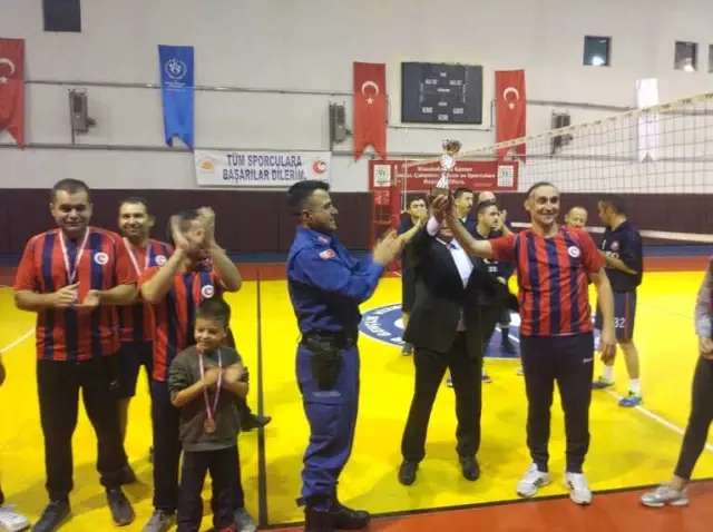 Isparta'da Öğretmenler Moral Depoladı Isparta'da Öğretmenler Moral Depoladı