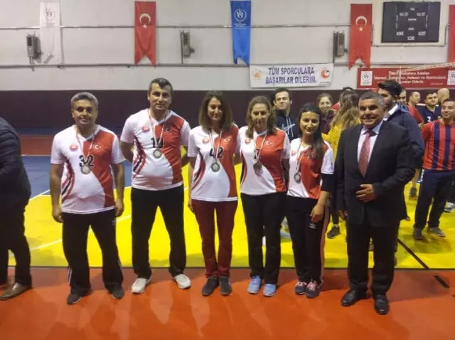 Isparta'da Öğretmenler Moral Depoladı Isparta'da Öğretmenler Moral Depoladı