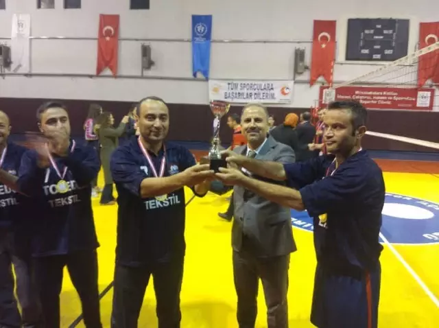 Isparta'da Öğretmenler Moral Depoladı Isparta'da Öğretmenler Moral Depoladı