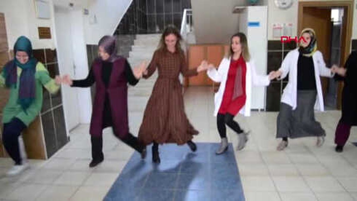 Kütahya Domaniç Ortaokulu'nun 'Muallim' Klibi Alkışlandı