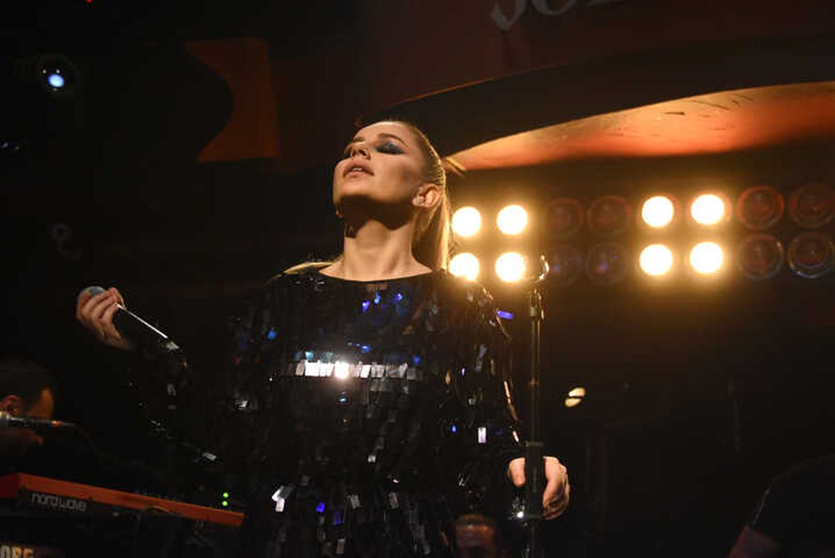 Merve Özbey ' Geldiğin Yeri Unutmayacaksın'