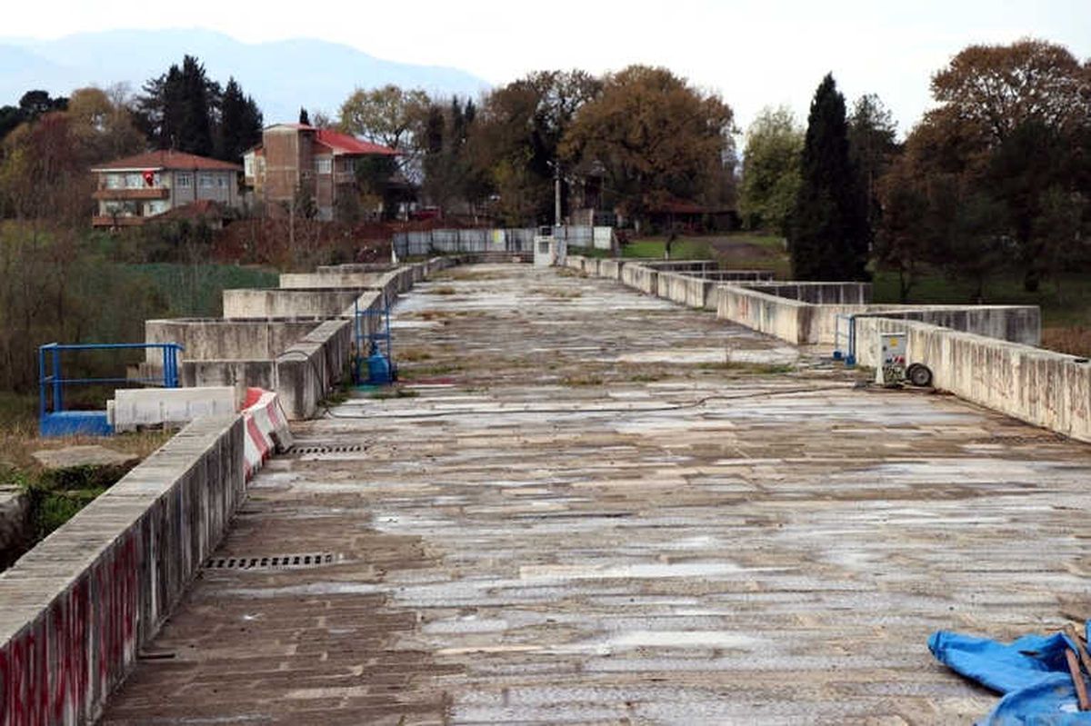 Bin 500 Yıldır Ayakta Duran Justinianus Köprüsü'nde Hamam Yapısı Ortaya Çıktı