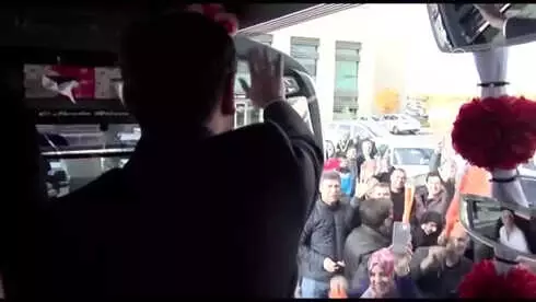 AK Parti Elazığ Belediye Başkan Adayı'na Coşkulu Karşılama AK Parti Elazığ Belediye Başkan Adayı'na Coşkulu Karşılama