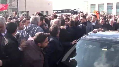AK Parti'nin Elazığ Başkan Adayına Coşkulu Karşılama AK Parti'nin Elazığ Başkan Adayına Coşkulu Karşılama