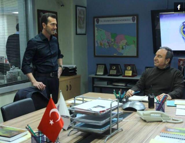 Arka Sokaklar'a Yeniden Dahil Olan İlker İnanoğlu'ndan Samimi İtiraf: Garsonluk da Yaptım Bulaşıkçılık da