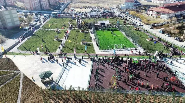 Edremit Erdemkent Parkı Hizmete Açıldı