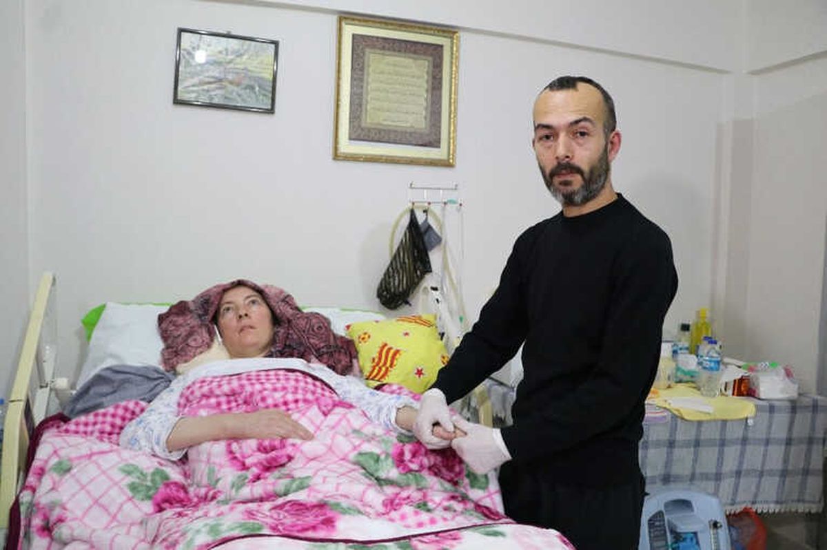 Hidrosefali Hastası Eşi İçin Elinden Geleni Yapıyor