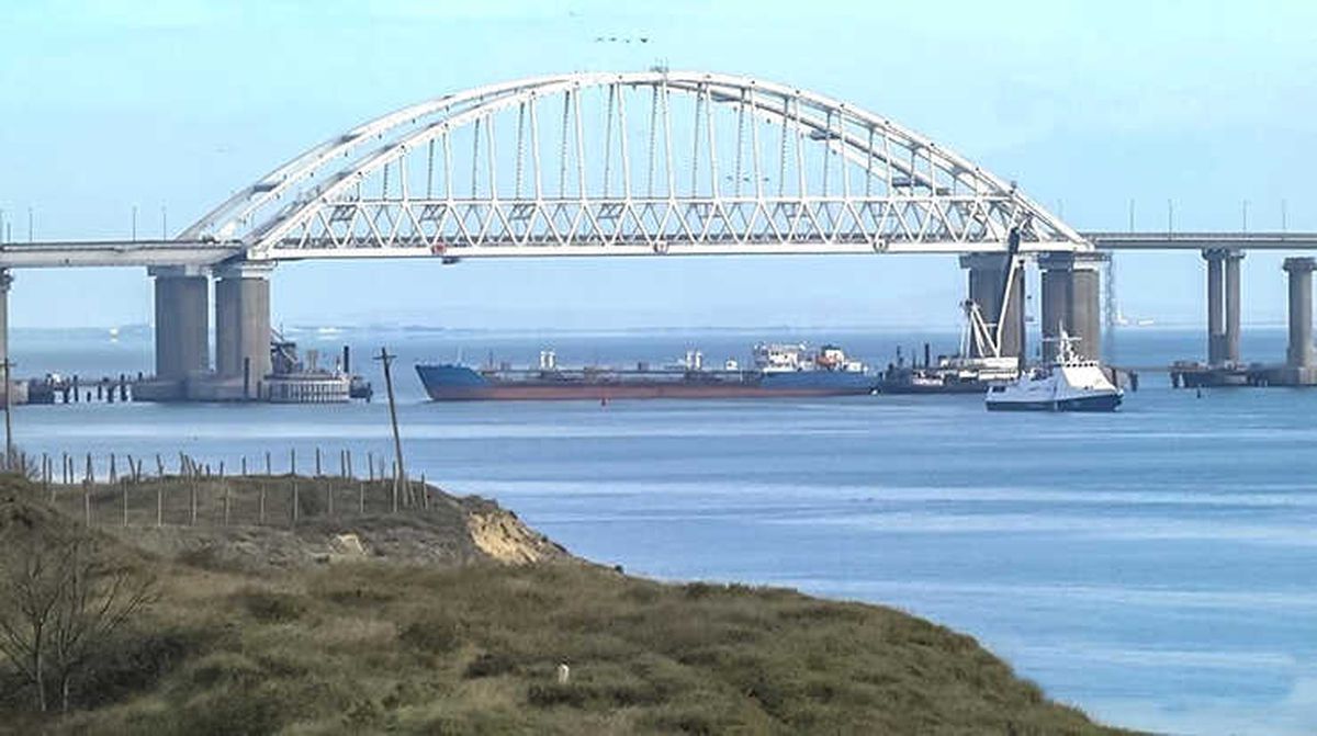 Rus Savaş Uçakları Kerç Boğazı'nda
