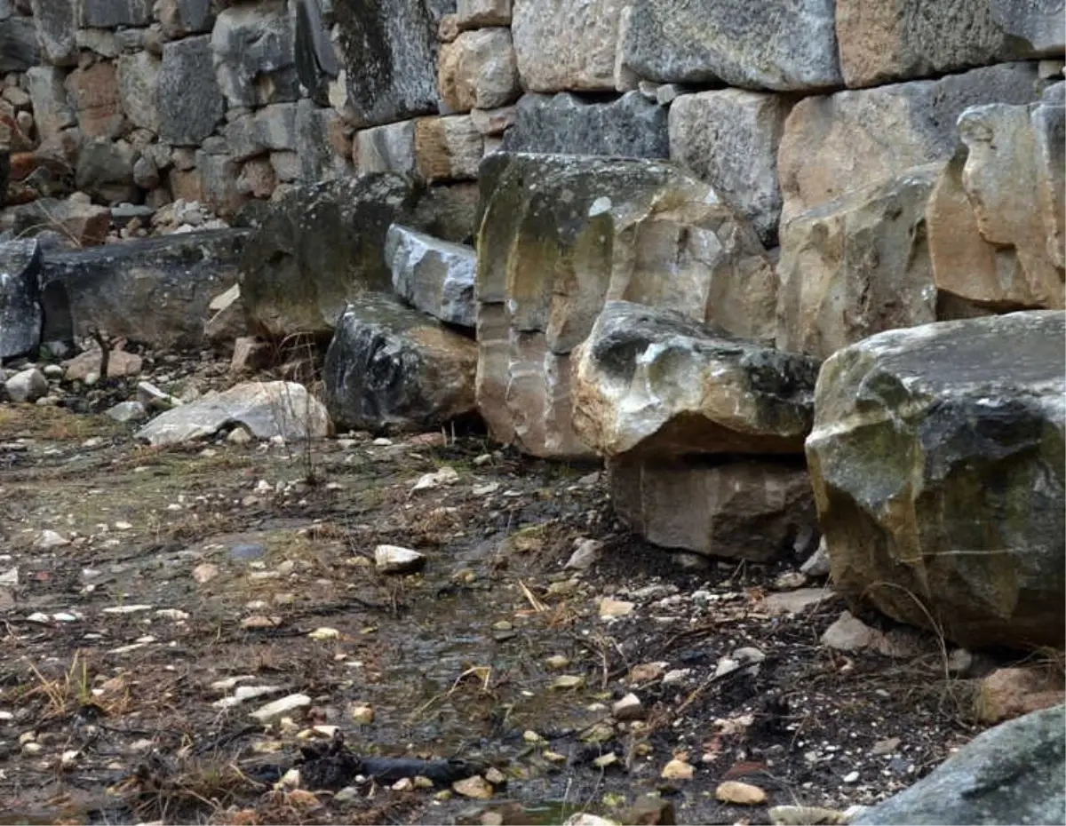 Bilinmeyen Sızıntı Binlerce Yıllık Tarihi Yapıyı Tehdit Ediyor