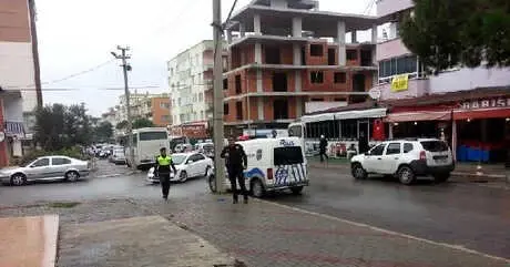 Büfe Önüne Park Tartışmasında Başından Vuruldu