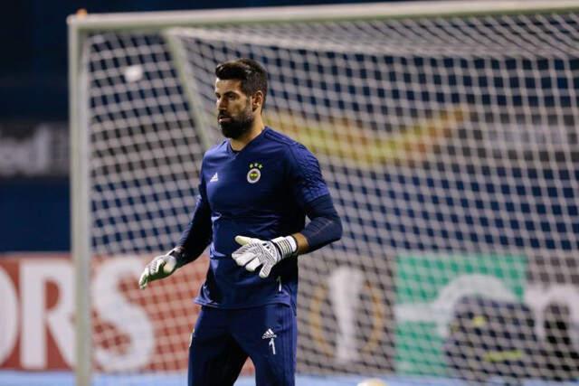 fenerbahce-de-kadro-disi-kalan-volkan-demirel-11474500_5490_m.jpg