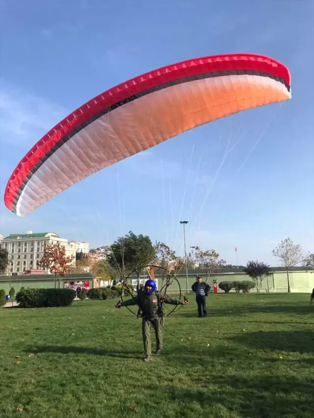 Darıca'da Paramotor Gösterisi