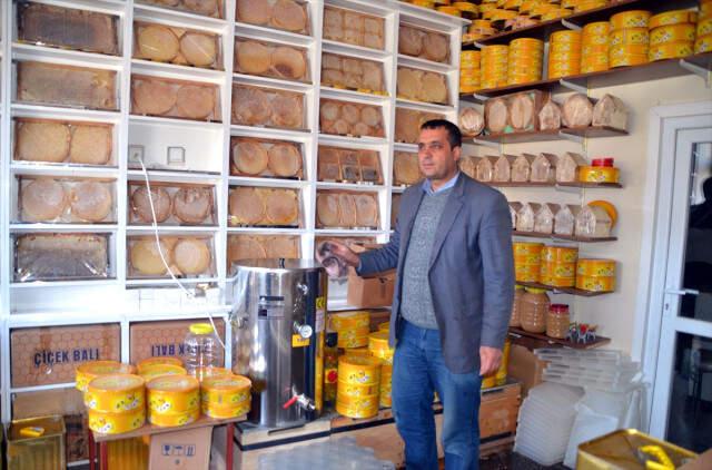 Devlet Desteğiyle Kovan Sayısını 9 Kat Artırdı! Şimdi Yılda 60 Ton Bal Üretiyor