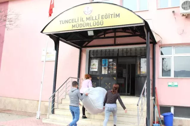 Tunceli'de 700 Öğrenciye Mont Tunceli'de 700 Öğrenciye Mont