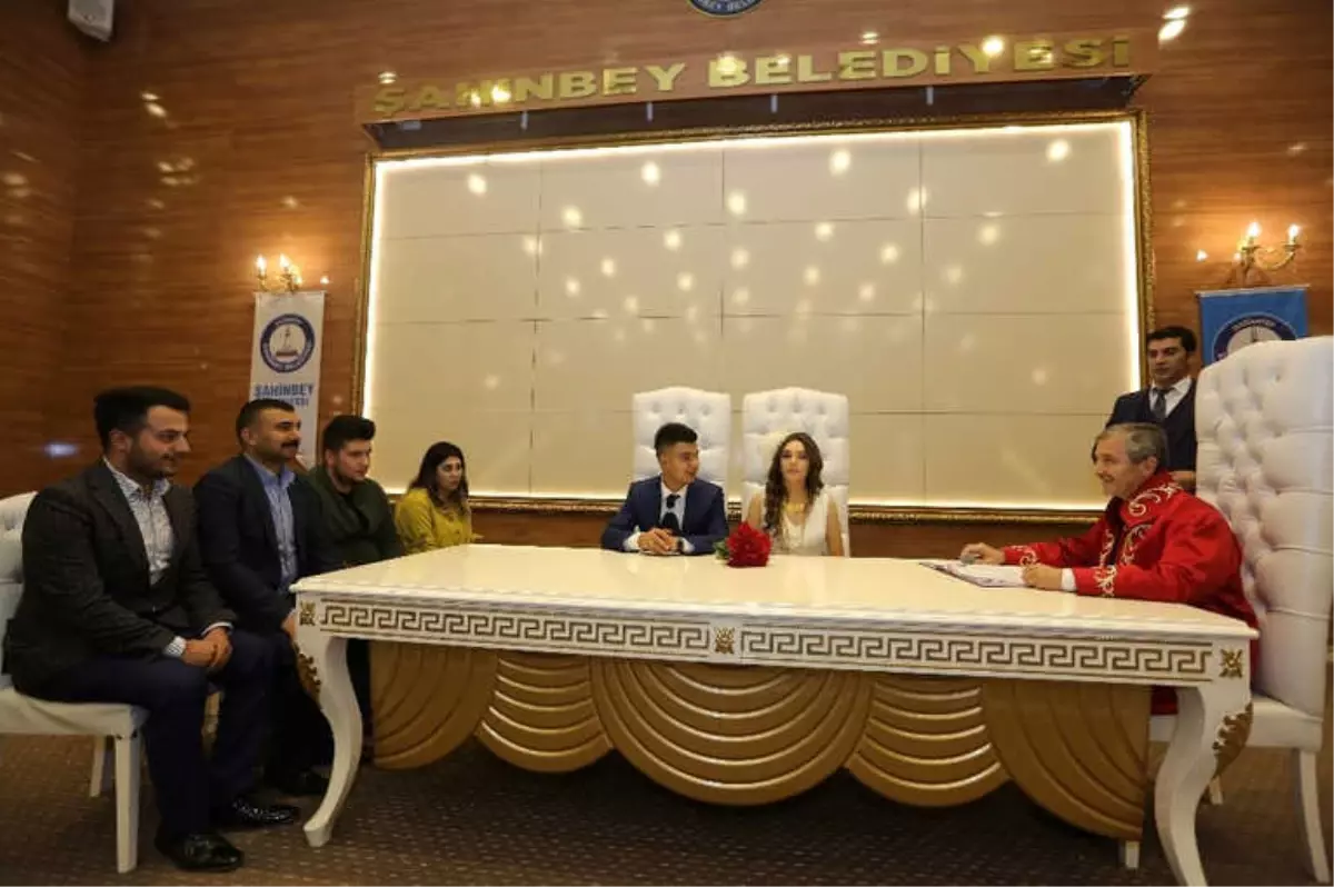 Başkan Tahmazoğlu, El Bab'ta Tanıştığı Mehmetçiğin Nikahını Kıydı