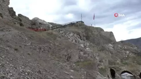 Drakula'nın Esir Tutulduğu Kale Güven Altına Alınıyor Drakula'nın Esir Tutulduğu Kale Güven Altına Alınıyor