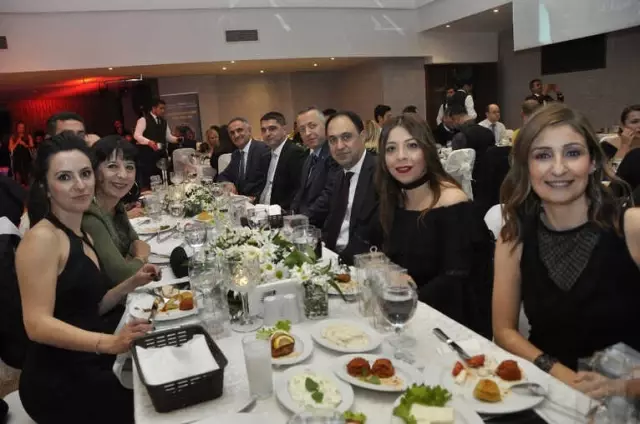 Gkv'li Öğretmenlere Muhteşem Balo Gkv'li Öğretmenlere Muhteşem Balo