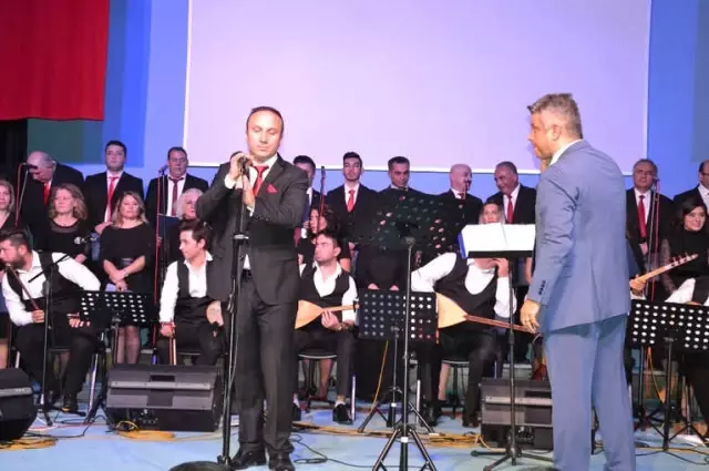 Öğretmenler Korosundan Muhteşem Konser Öğretmenler Korosundan Muhteşem Konser