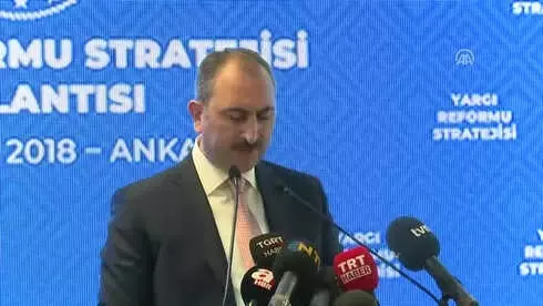 Bakan Gül: 'Adalet Hizmetlerinin Kalitesini Belirleyen Temelde İnsan Kalitesidir' Bakan Gül: 'Adalet Hizmetlerinin Kalitesini Belirleyen Temelde İnsan Kalitesidir'